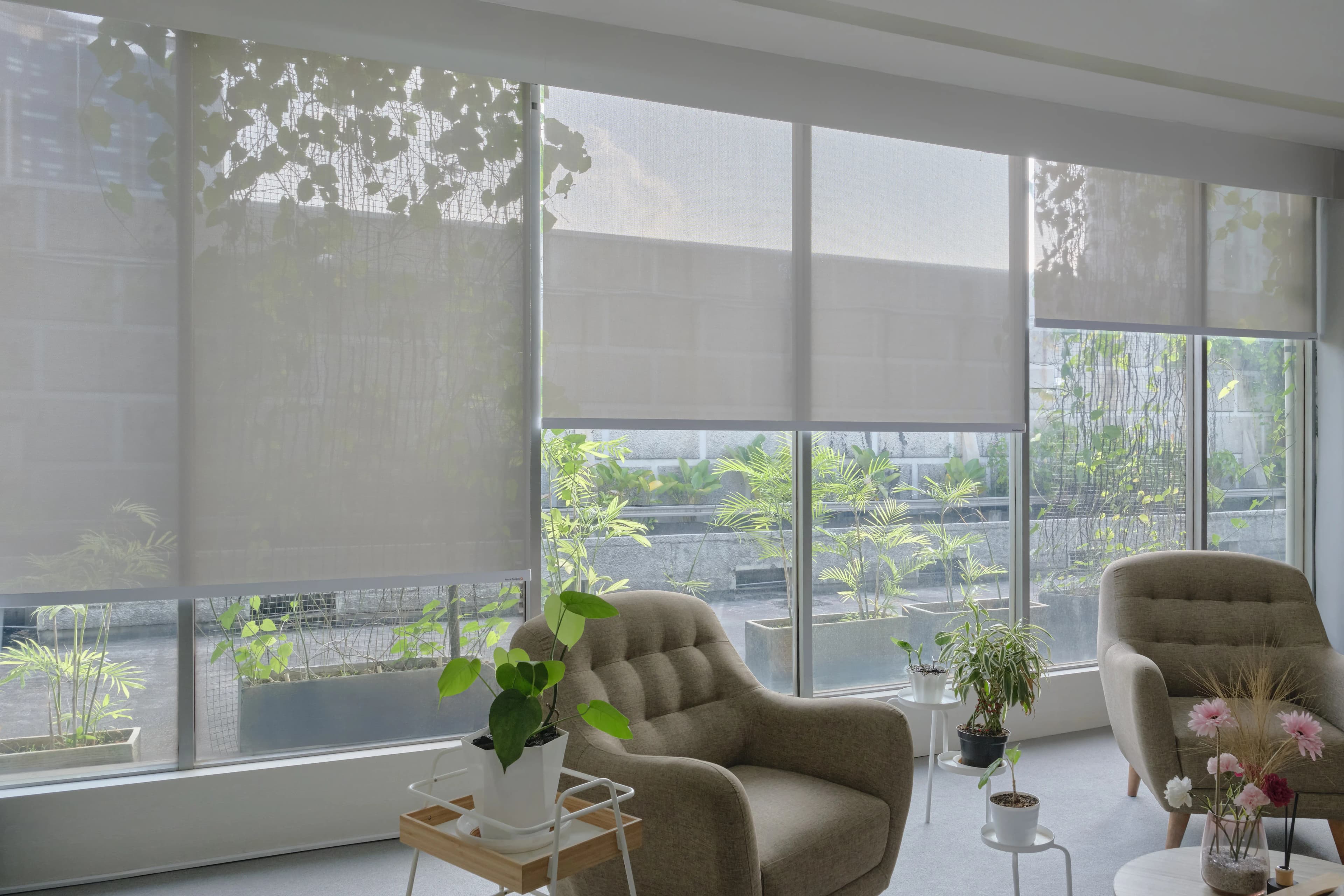 HUNTER DOUGLAS